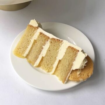 Lemon Layered Cake with Lemon Curd