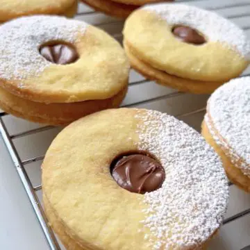 chocolate hazelnut shortbread biscuits